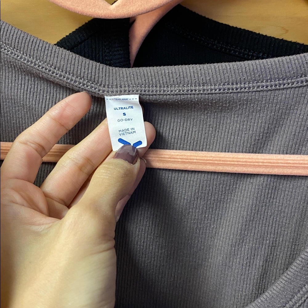 Bundle 3 Old Navy Ultralite Go-Dry Ribbed Long Sleeve Scoop Neck Tops - Picture 3 of 4